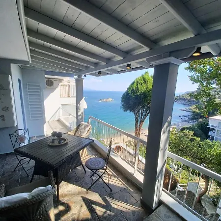 Balcony By The Sea شقة *