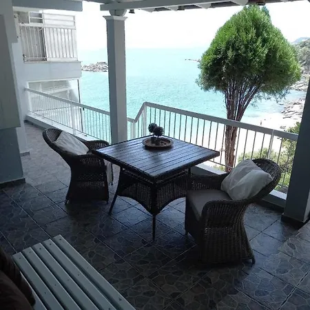 Balcony By The Sea * Palaiontsiflikion