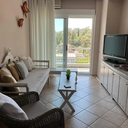 Апартамент Balcony By The Sea PalaiónTsiflíkion