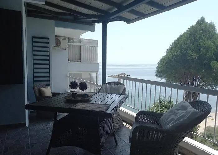 Balcony By The Sea PalaiónTsiflíkion